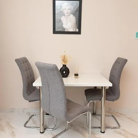 White Lux Heaven Saint Dimitrios Appartamento *